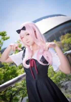 娇妻玩4p被三男人伺候3p视频-云播放粤语免费观看